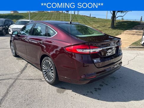 Used 2017 Ford Fusion SE w/ Fusion SE Technology Package FWD image 9