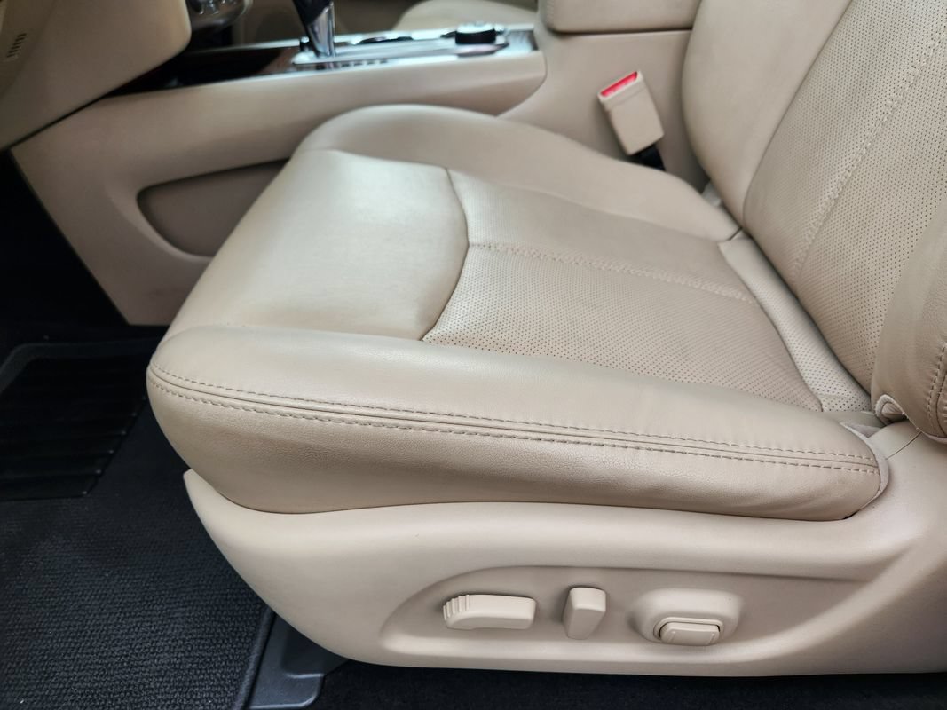 Used 2017 Nissan Pathfinder Platinum AWD/4WD image 27
