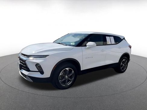 Used 2025 Chevrolet Blazer LT FWD image 6