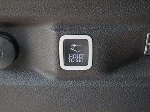 New 2025 Jeep Grand Cherokee L Limited w/ Luxury Tech Group II image 15