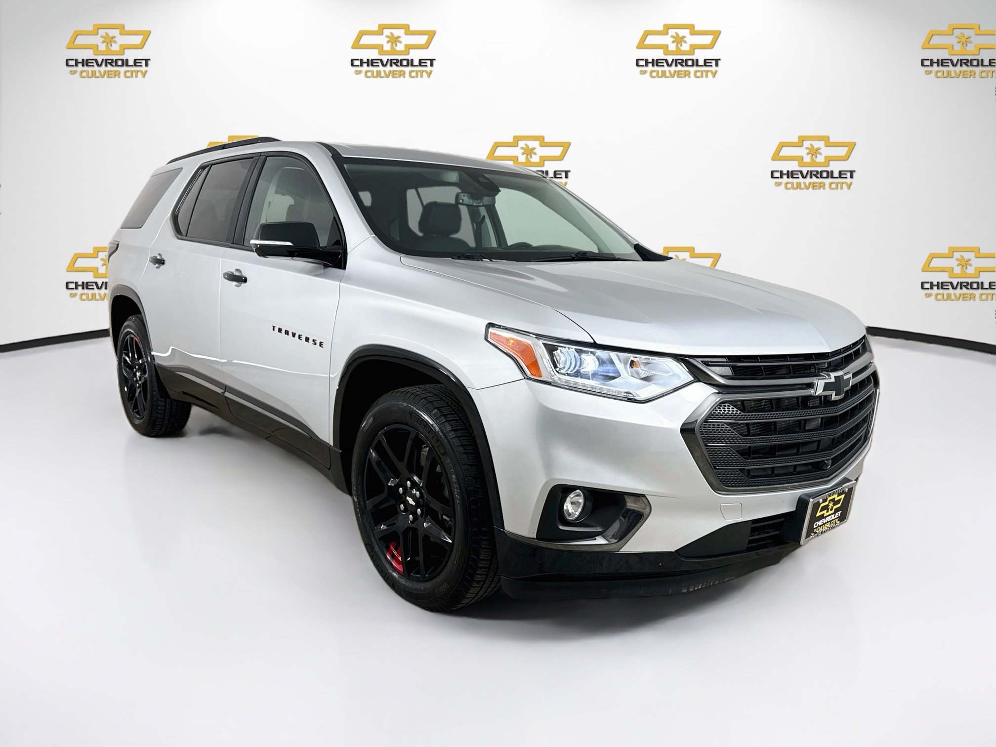 Used 2020 Chevrolet Traverse Premier w/ Redline Edition FWD image 1