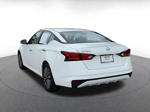 Used 2025 Nissan Altima 2.5 SV image 11
