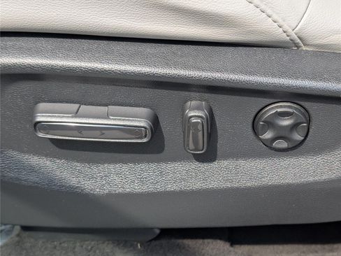 Used 2017 Honda CR-V Touring image 21