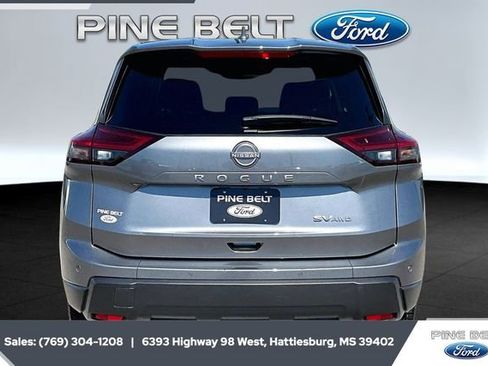 Used 2024 Nissan Rogue SV image 4