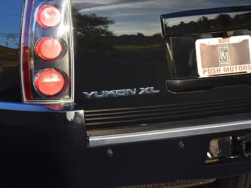 Used 2007 GMC Yukon XL Denali AWD/4WD image 9