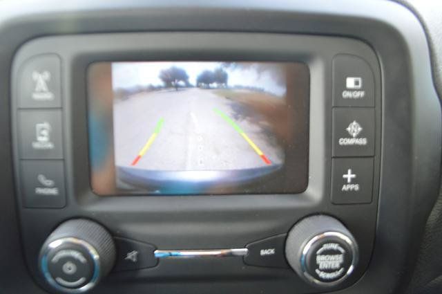 Used 2017 Jeep Renegade Latitude FWD image 14