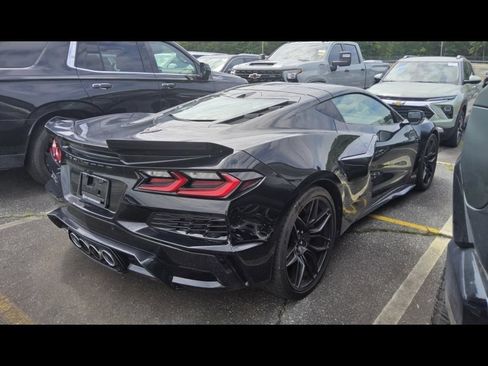 Used 2024 Chevrolet Corvette Z06 RWD image 2