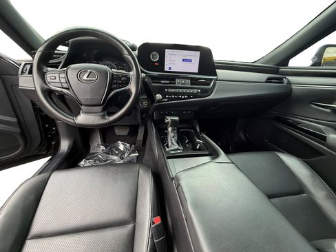 Used 2024 Lexus ES 300h w/ Premium Package FWD image 10