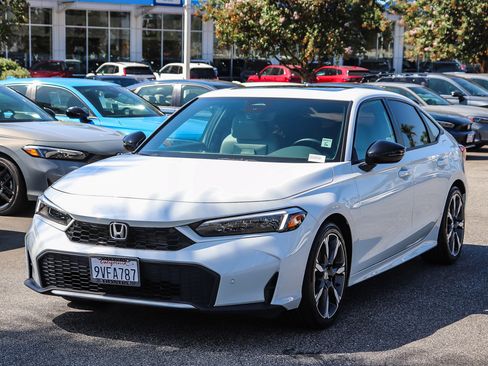 Used 2025 Honda Civic Sport Touring image 3