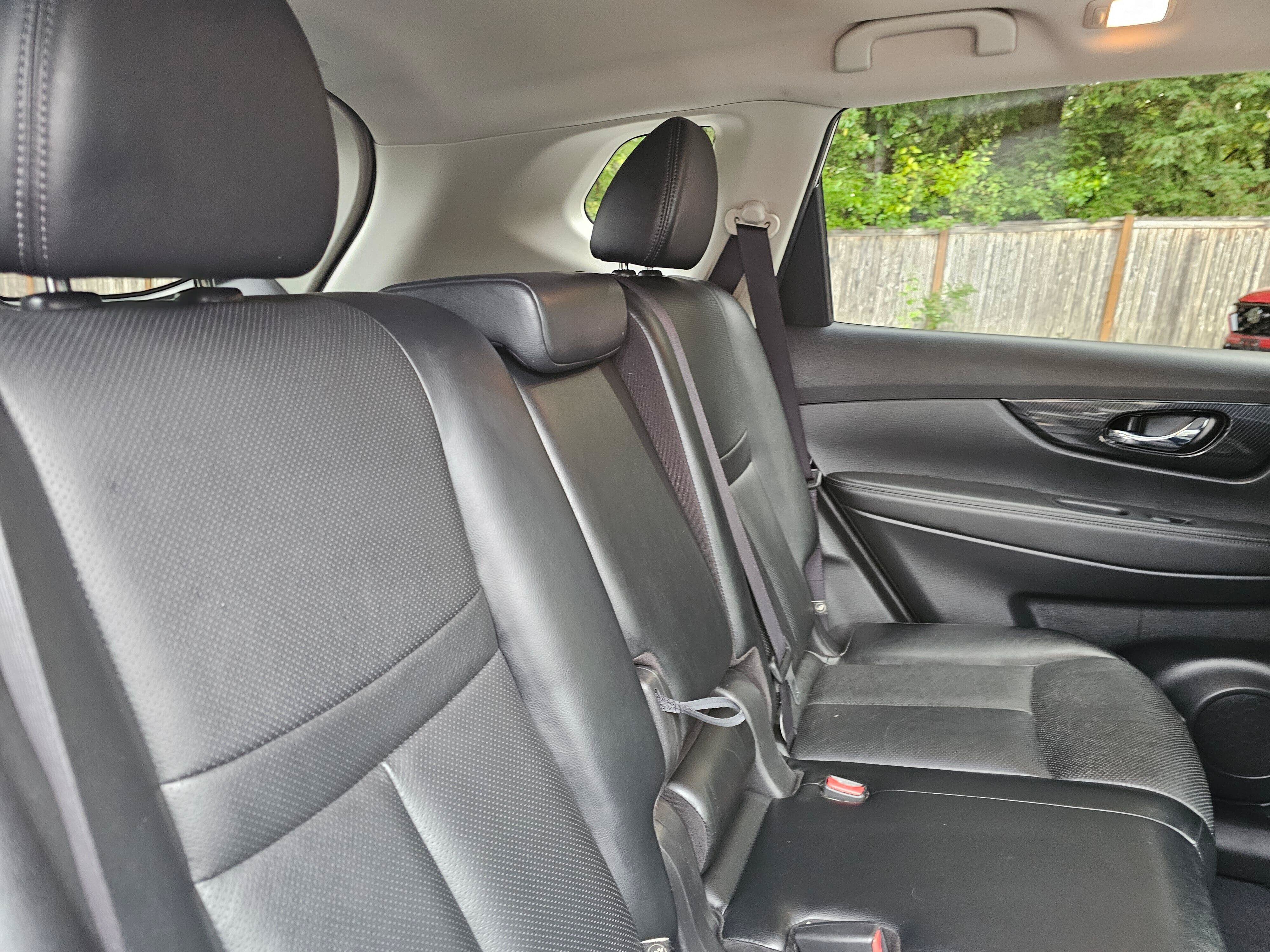 Used 2018 Nissan Rogue SL w/ Premium Package AWD/4WD image 13
