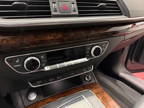 Used 2018 Audi Q5 2.0T Premium Plus w/ Premium Plus Package AWD/4WD image 38