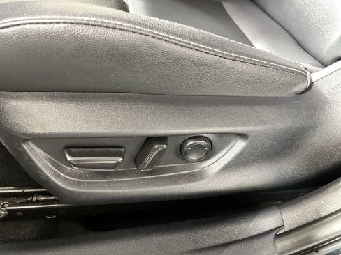 Used 2025 Toyota Camry SE FWD image 14