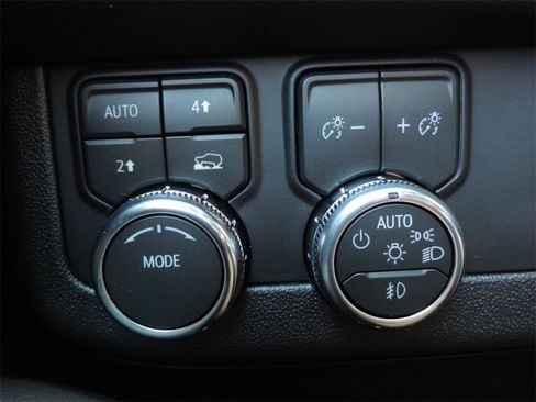 New 2026 GMC Yukon XL Denali w/ Sun & Power Step Package image 28