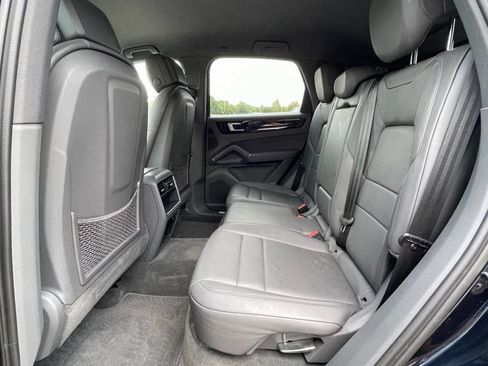 Used 2019 Porsche Cayenne AWD/4WD image 30