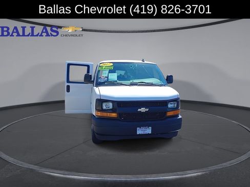 Used 2017 Chevrolet Express 2500 LS RWD image 3