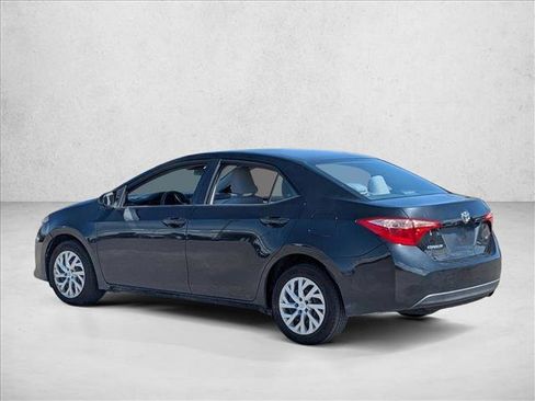 Used 2018 Toyota Corolla LE image 7