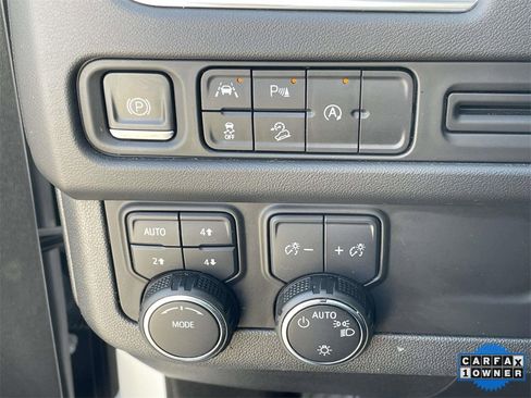 Used 2023 Chevrolet Suburban Premier image 22