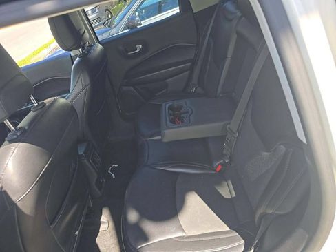 Used 2019 Jeep Compass Latitude AWD/4WD image 5