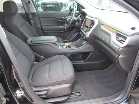 Used 2023 GMC Acadia SLE w/ Driver Convenience Package FWD image 10