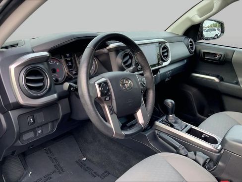 Used 2022 Toyota Tacoma SR5 RWD image 15