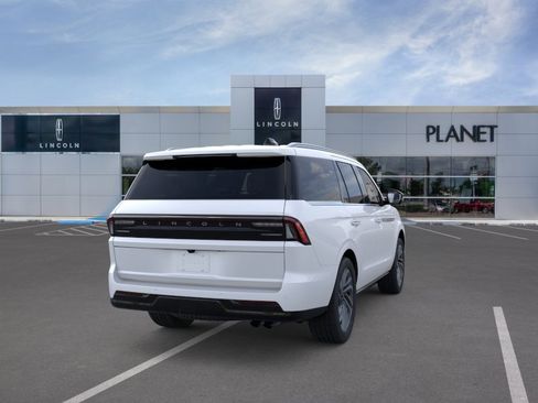 New 2026 Lincoln Navigator Reserve AWD/4WD image 8