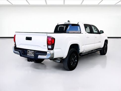 Used 2021 Toyota Tacoma SR5 RWD image 4