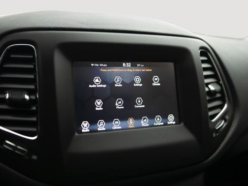 Used 2018 Jeep Compass Latitude w/ Popular Equipment Group image 8