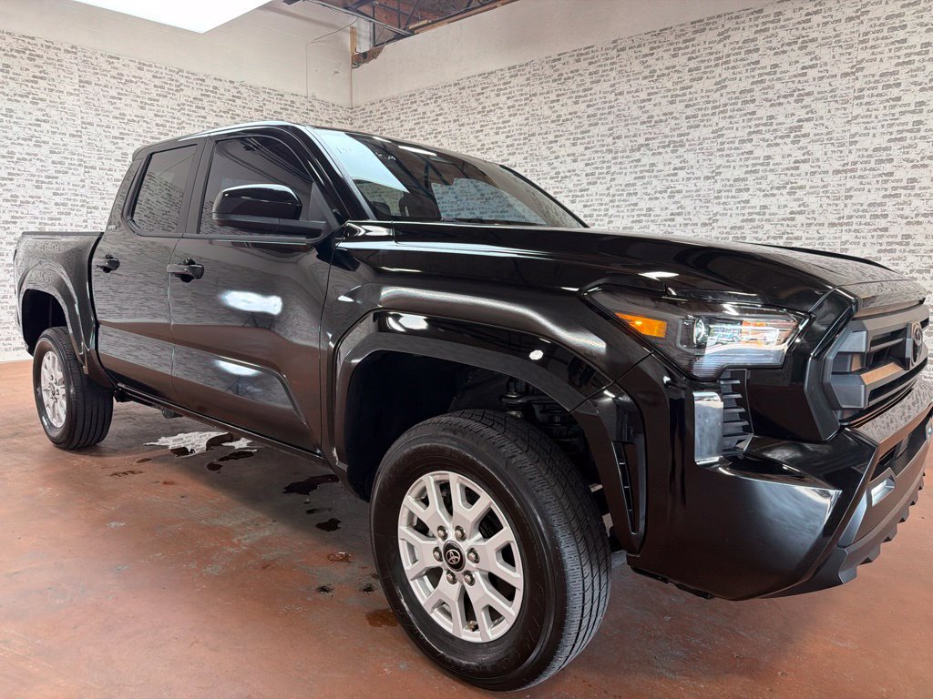 Used 2024 Toyota Tacoma SR5 RWD image 1