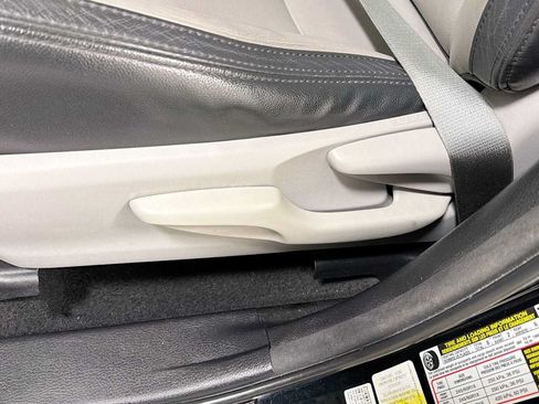 Certified 2018 Toyota Highlander LE FWD image 14