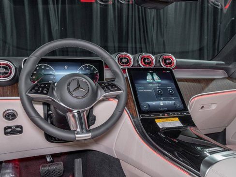 New 2026 Mercedes-Benz GLC 300 4MATIC image 16