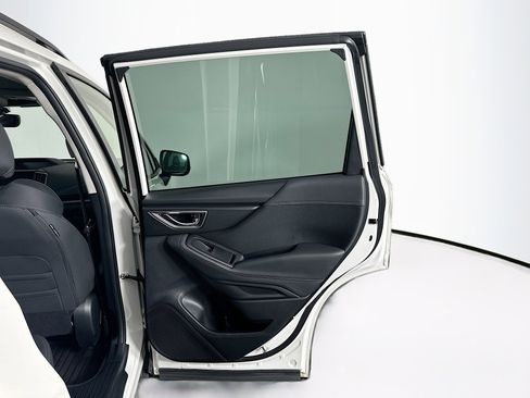 Used 2023 Subaru Forester Premium image 31
