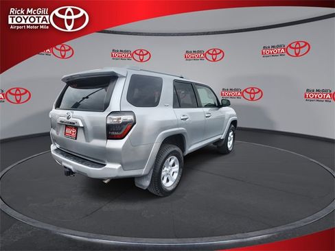 Used 2018 Toyota 4Runner SR5 image 8