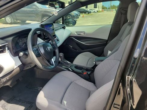 Used 2025 Toyota Corolla SE image 10