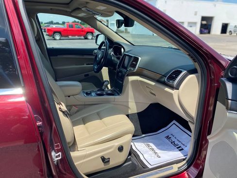 Used 2018 Jeep Grand Cherokee Limited AWD/4WD image 12