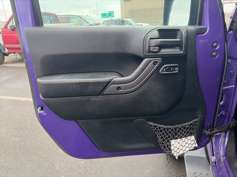 Used 2018 Jeep Wrangler Unlimited Sahara image 13