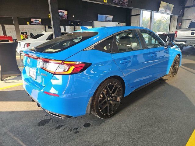Used 2024 Honda Civic Sport Touring image 2
