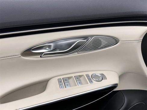 Certified 2022 Genesis GV70 2.5T w/ Cargo Package image 20