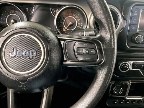 Used 2021 Jeep Wrangler Sport image 23