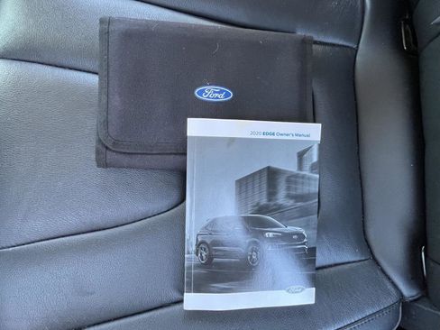 Used 2020 Ford Edge Titanium image 26
