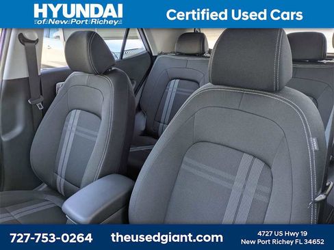 Certified 2024 Hyundai Venue SEL image 7