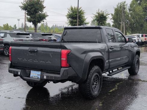 Used 2024 Toyota Tacoma TRD Off-Road AWD/4WD image 5