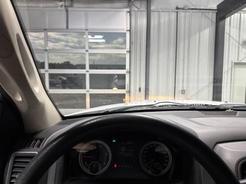 Used 2015 RAM 2500 Tradesman w/ Chrome Appearance Group AWD/4WD image 7