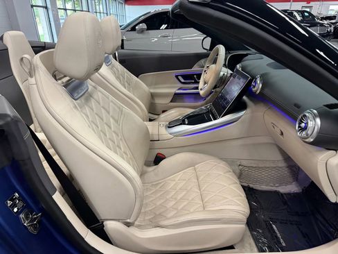 Used 2023 Mercedes-Benz SL 63 AMG 4MATIC image 30