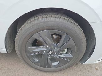 Used 2021 Hyundai Elantra Blue video 2