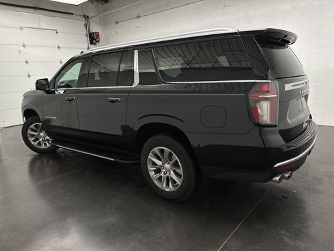 Used 2023 Chevrolet Suburban High Country w/ Max Trailering Package AWD/4WD image 7