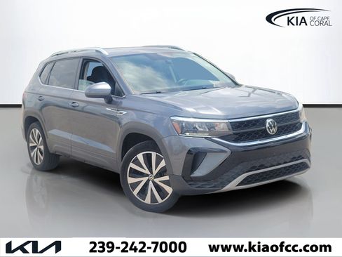 Used 2022 Volkswagen Taos SE AWD/4WD image 1