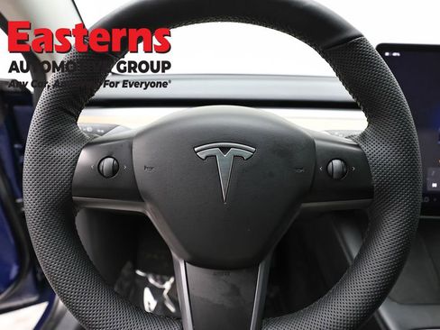 Used 2022 Tesla Model 3 Standard Range image 10