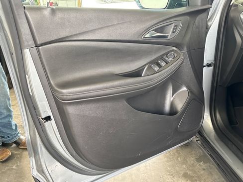 Used 2025 Buick Encore GX Preferred FWD image 17