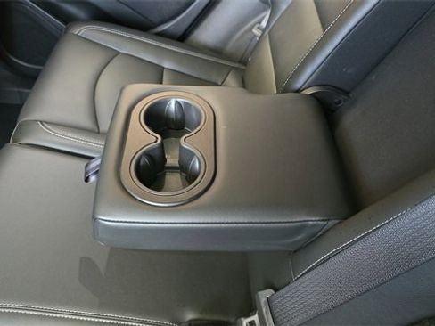 Used 2023 GMC Terrain SLT w/ Infotainment Package II image 16