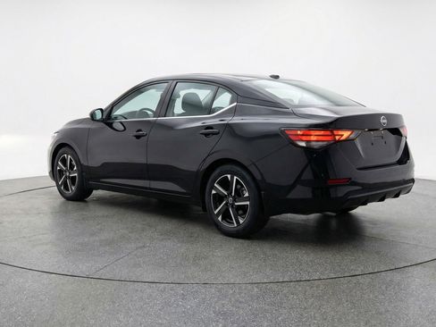 Used 2025 Nissan Sentra SV image 6